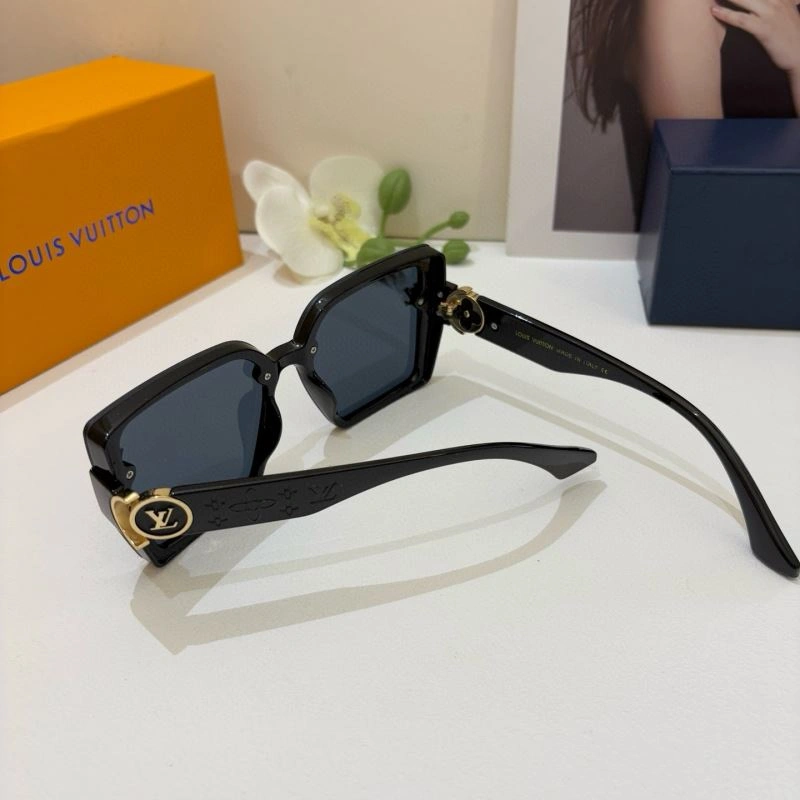 StreetReady Louis Vuitton Sunglasses 280481