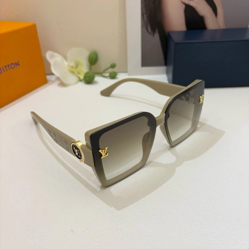 Louis Vuitton Sunglasses Sleek 280483