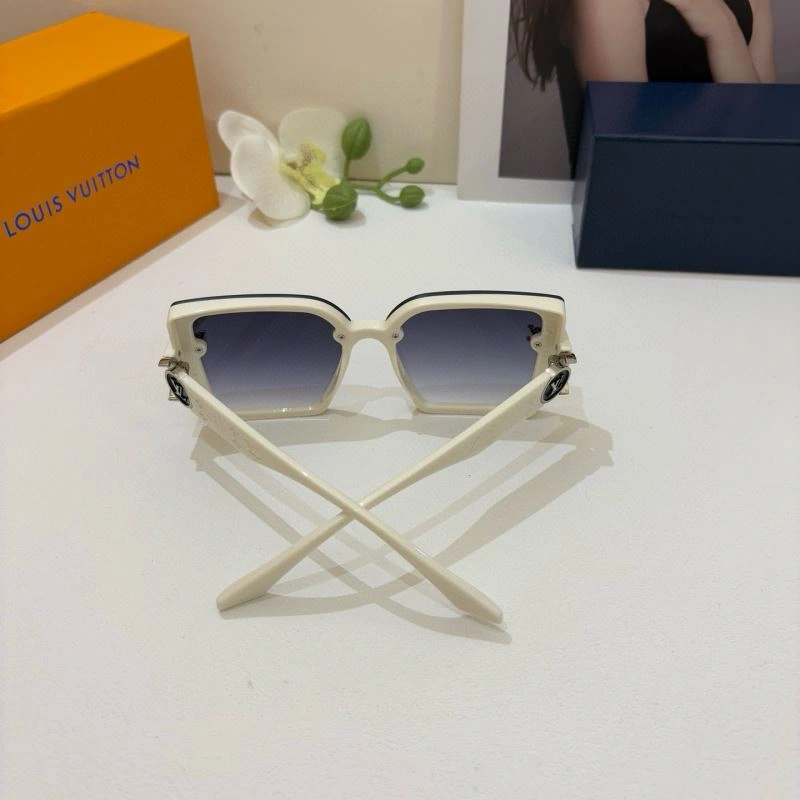 Trendsetting Louis Vuitton Sunglasses 280487