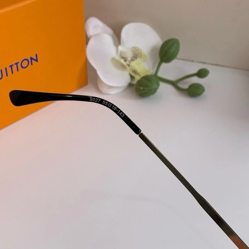 Casual Louis Vuitton Sunglasses 280485