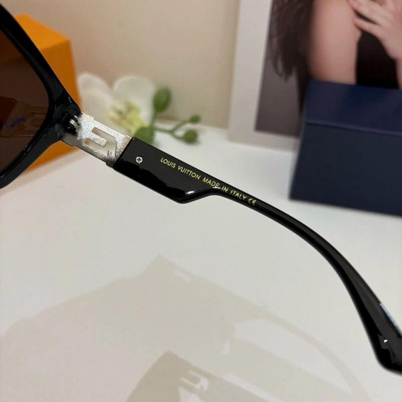 Colorful Louis Vuitton Sunglasses 280488