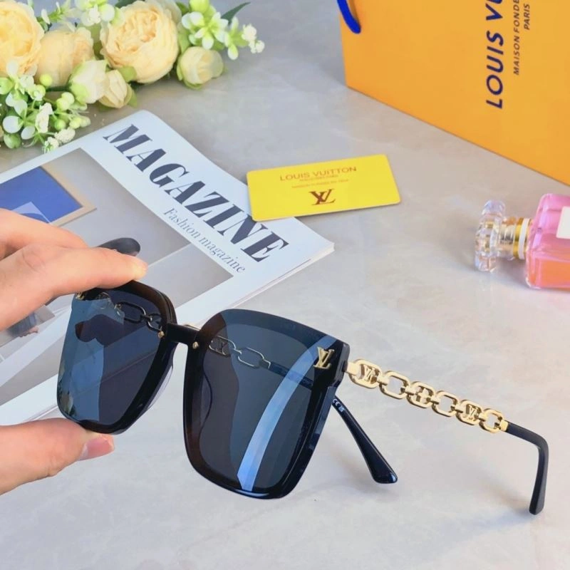 Lightweight Louis Vuitton Sunglasses 280468
