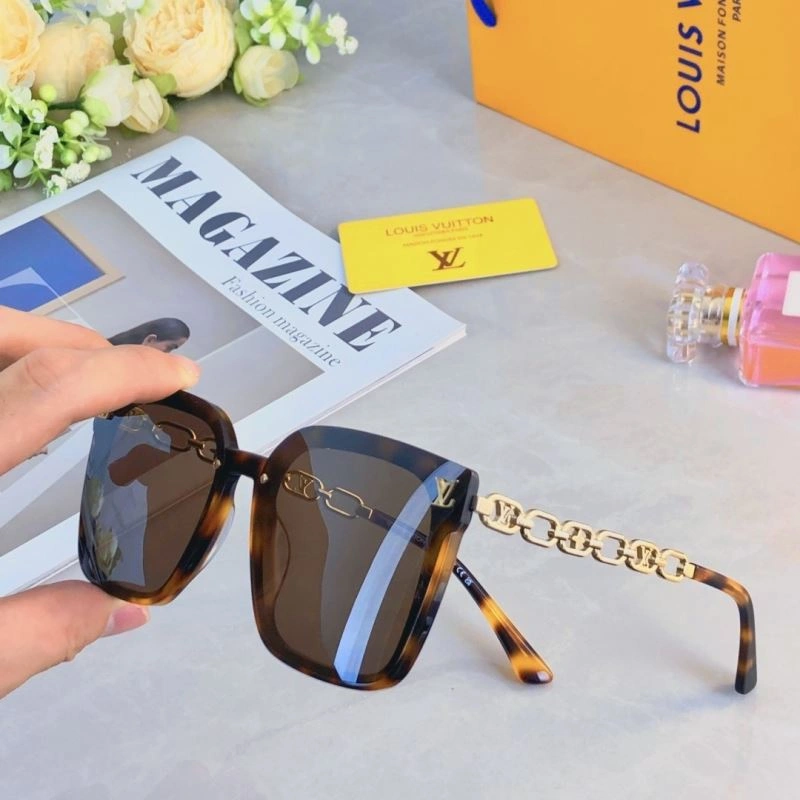 Lightweight Louis Vuitton Sunglasses 280468
