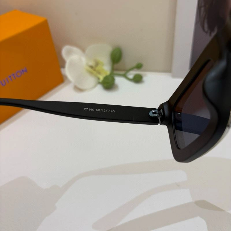 Louis Vuitton Sunglasses Affordable 280451