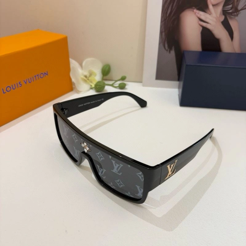 Louis Vuitton Sunglasses Durable 280452