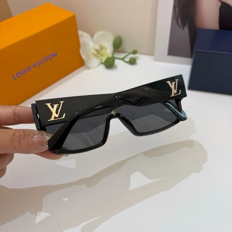 Louis Vuitton Sunglasses Durable 280452