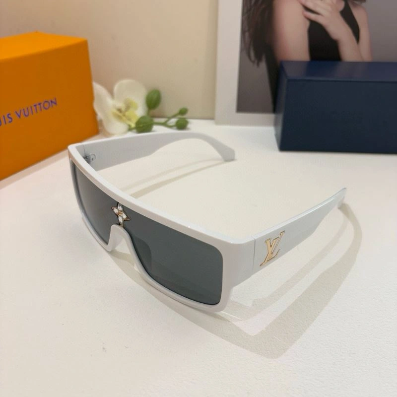 Louis Vuitton Sunglasses Sophisticated 280442