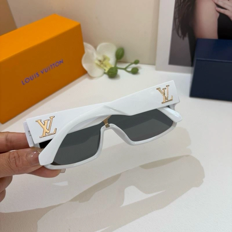 Louis Vuitton Sunglasses Sophisticated 280442