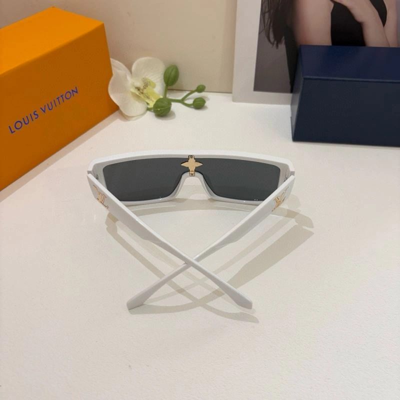Louis Vuitton Sunglasses Sophisticated 280442
