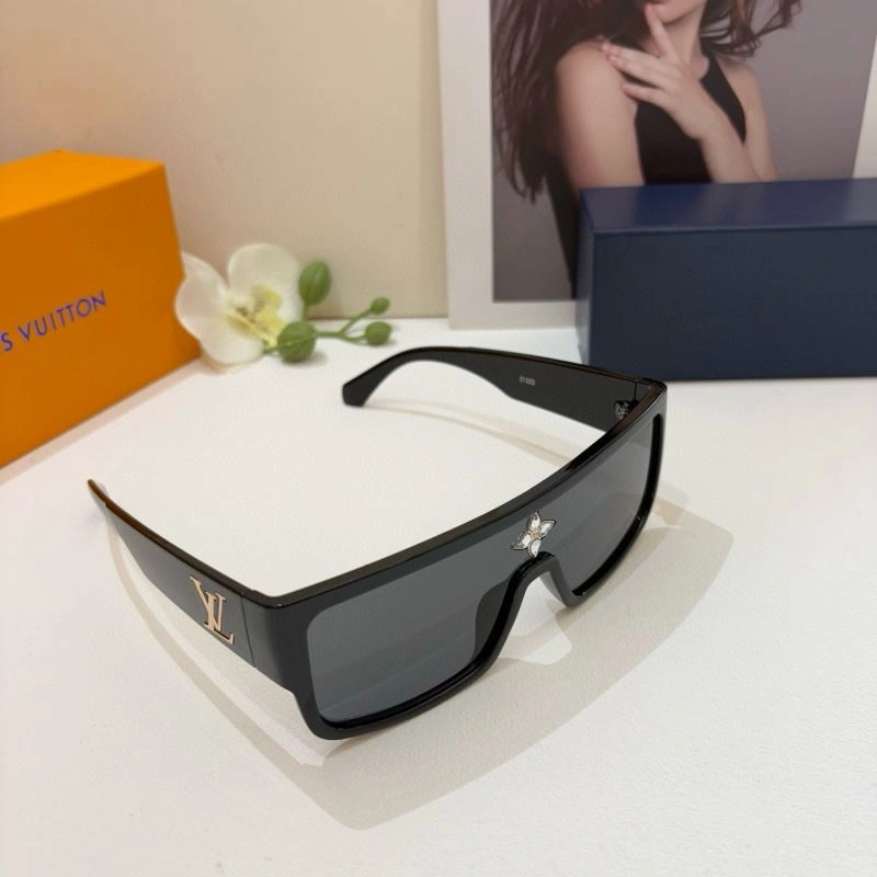 Louis Vuitton Sunglasses WellDesigned 280445