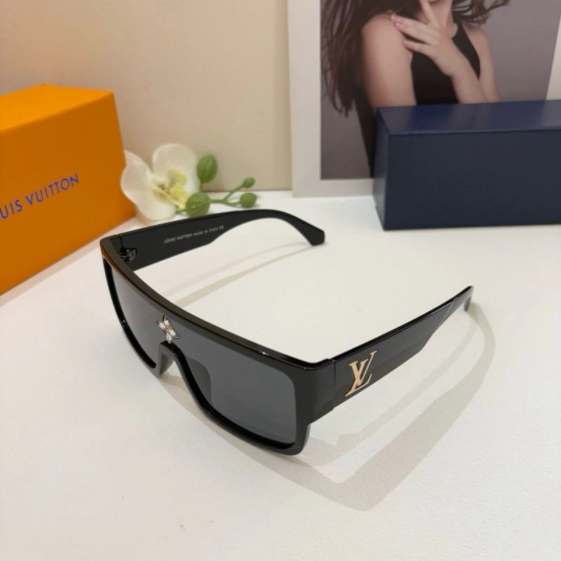 Louis Vuitton Sunglasses WellDesigned 280445