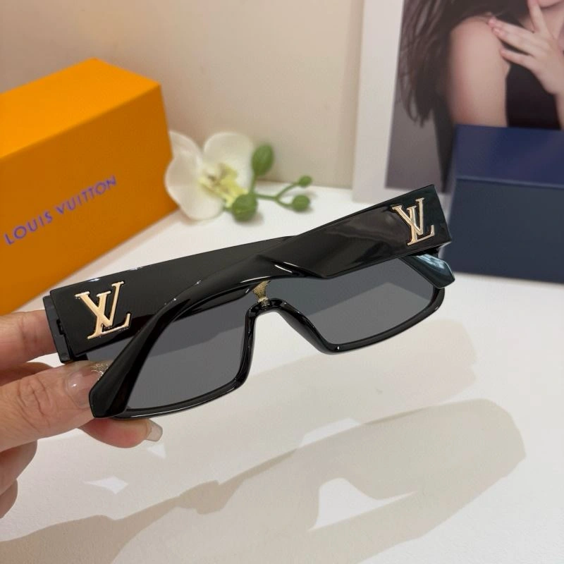 Louis Vuitton Sunglasses WellDesigned 280445