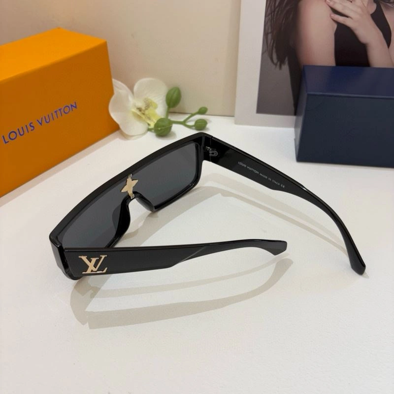 Louis Vuitton Sunglasses WellDesigned 280445