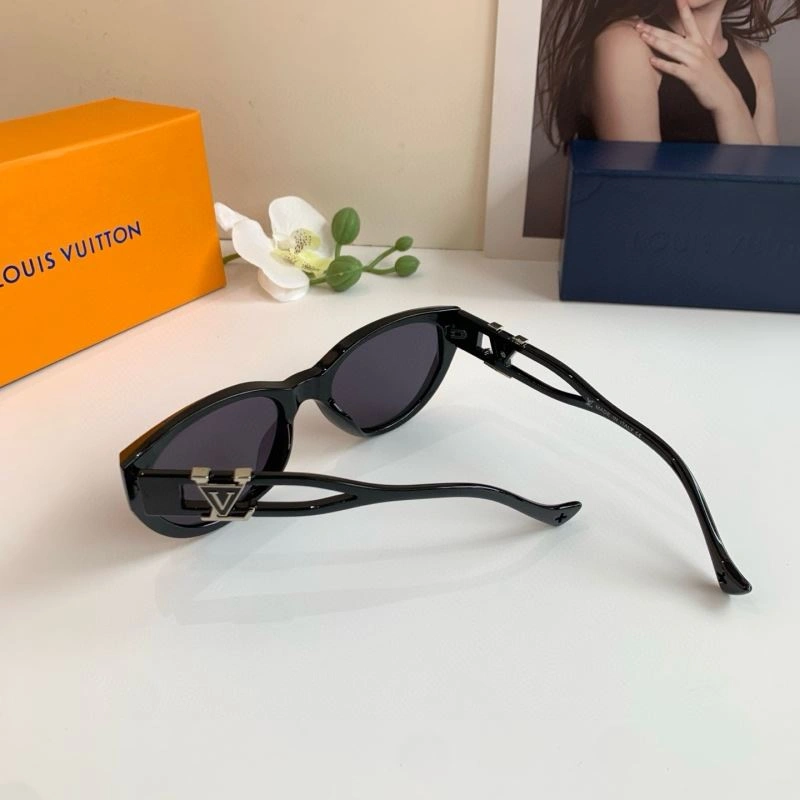 Louis Vuitton Sunglasses EasyMatch 280440