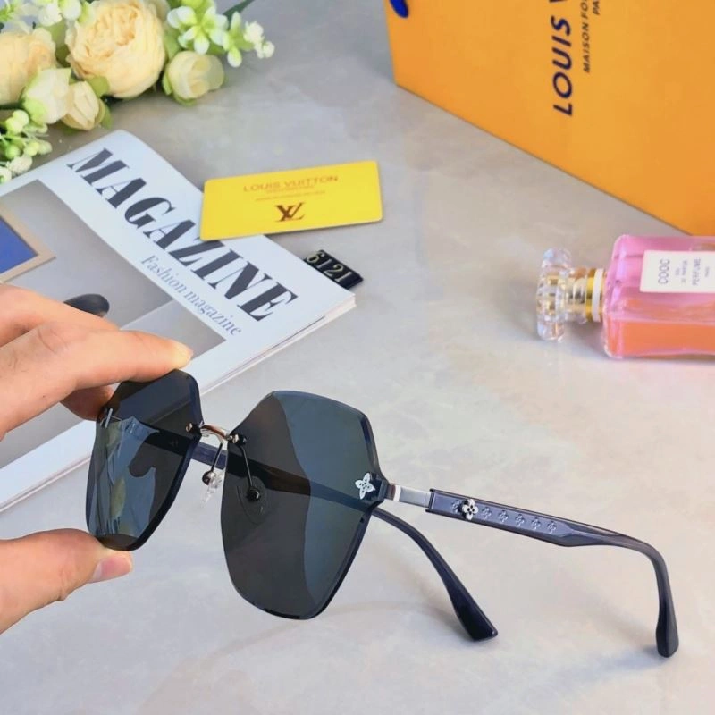 WaterResistant Louis Vuitton Sunglasses 280454