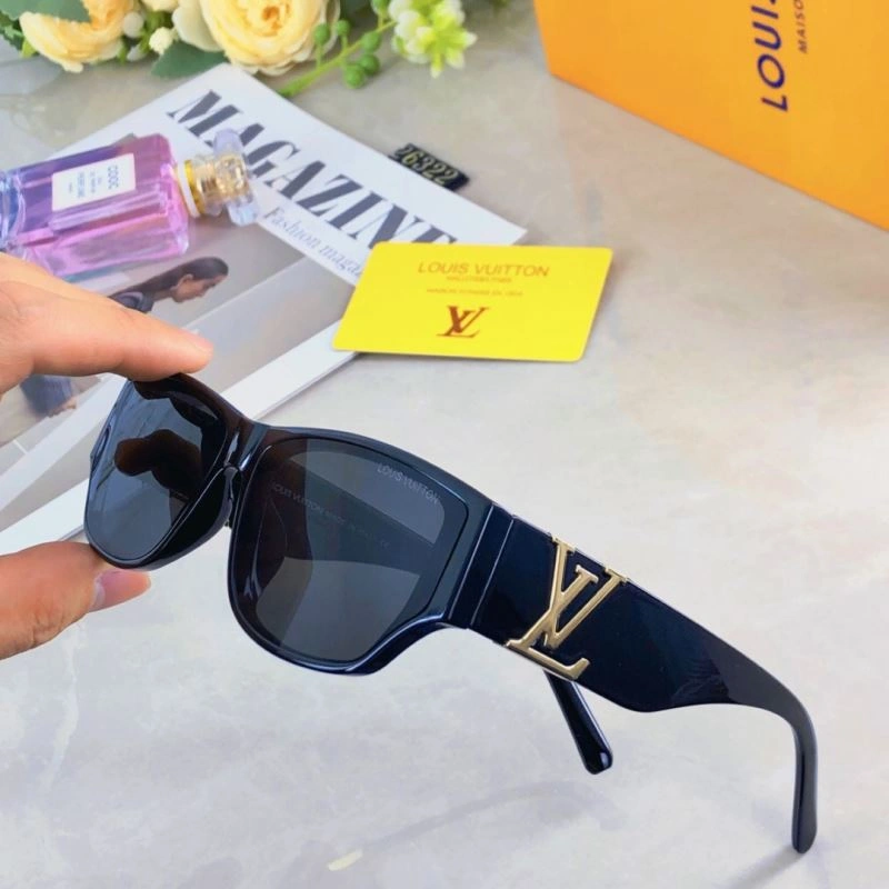 Versatile Louis Vuitton Sunglasses 280458