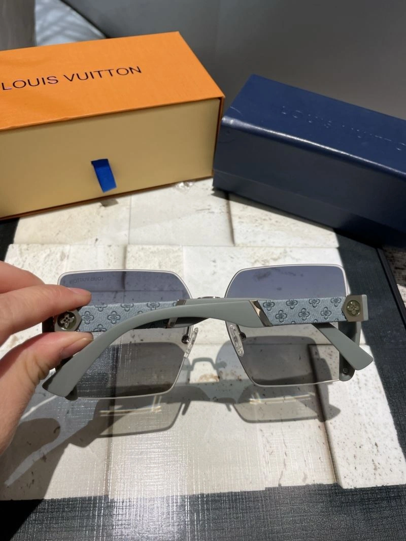 Louis Vuitton Sunglasses Compact 280430