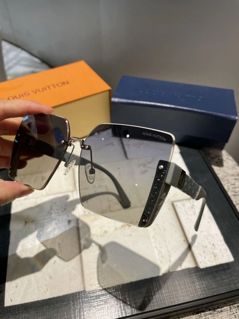 Louis Vuitton Sunglasses Compact 280430