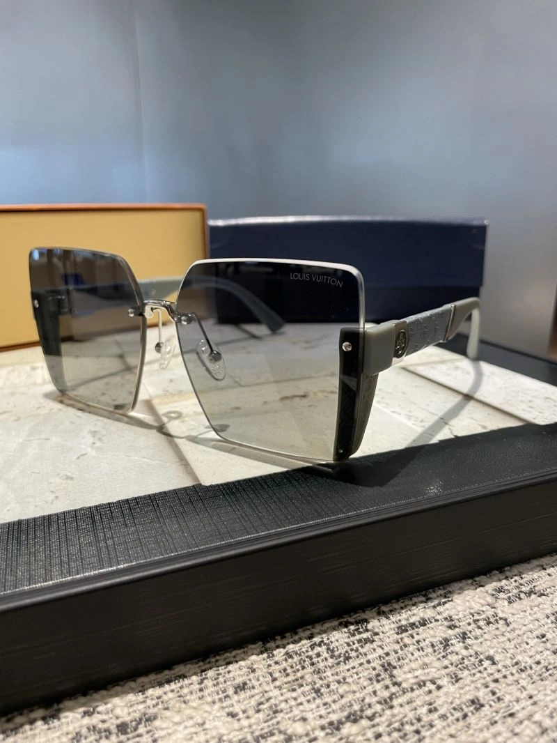Louis Vuitton Sunglasses Compact 280430