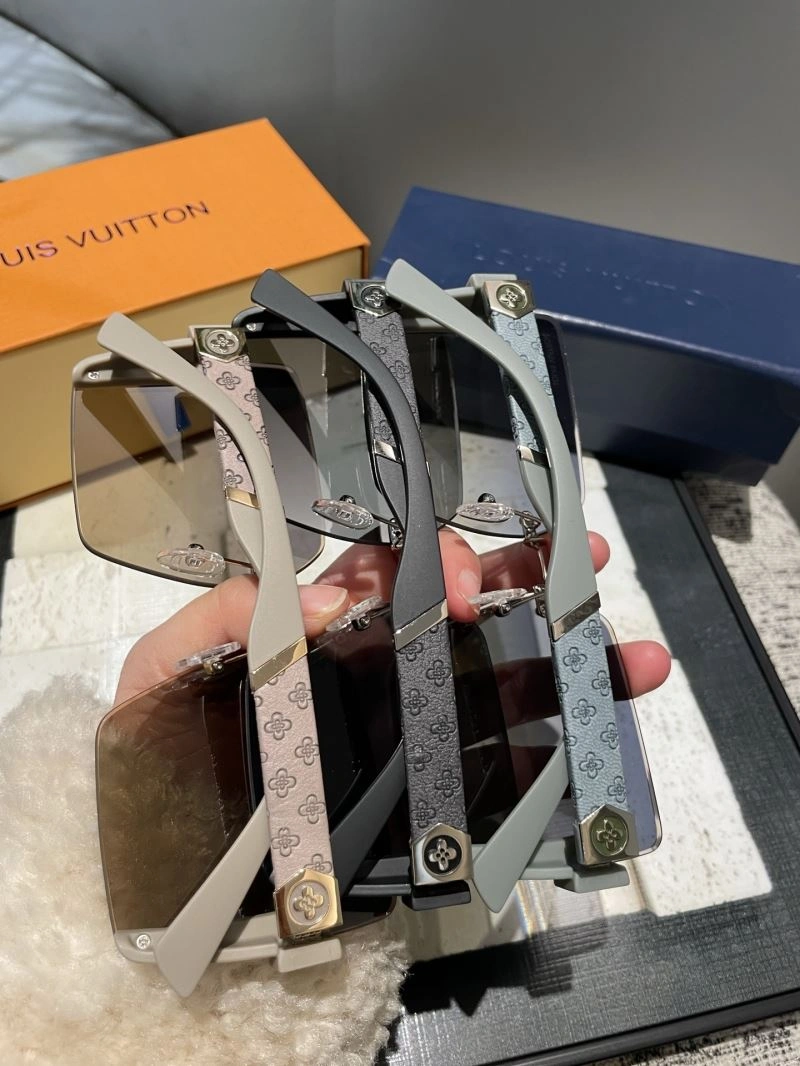 Louis Vuitton Sunglasses Compact 280430