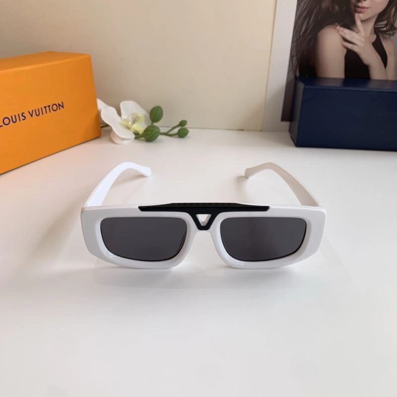 Louis Vuitton Sunglasses Attractive 280425