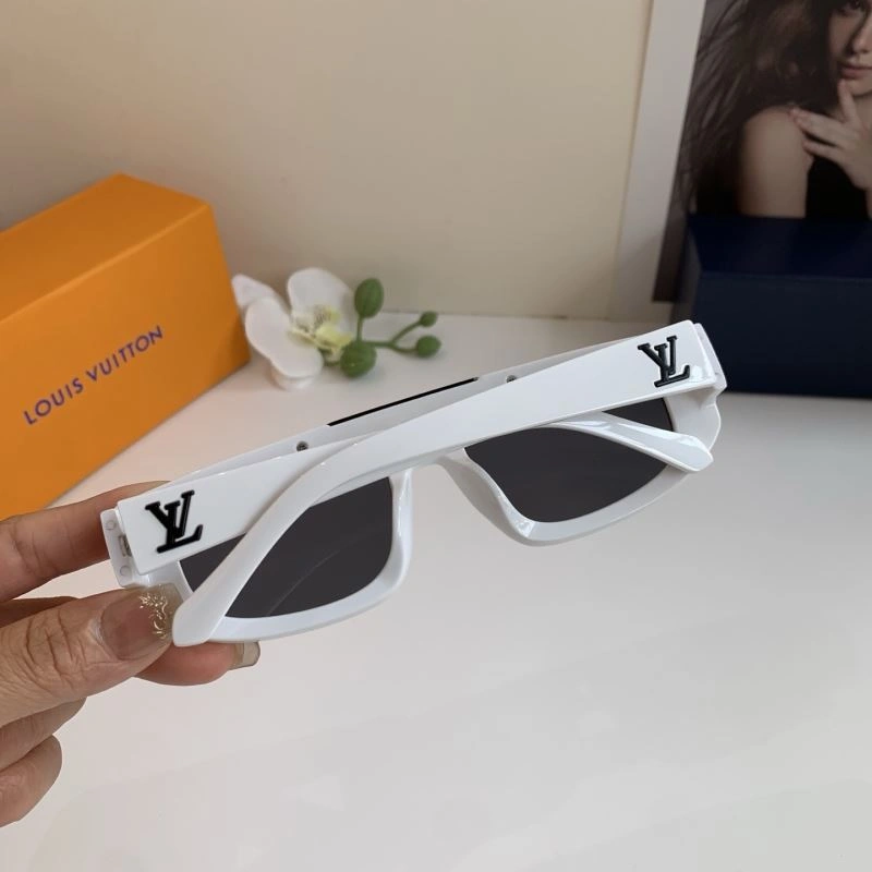 Louis Vuitton Sunglasses Attractive 280425