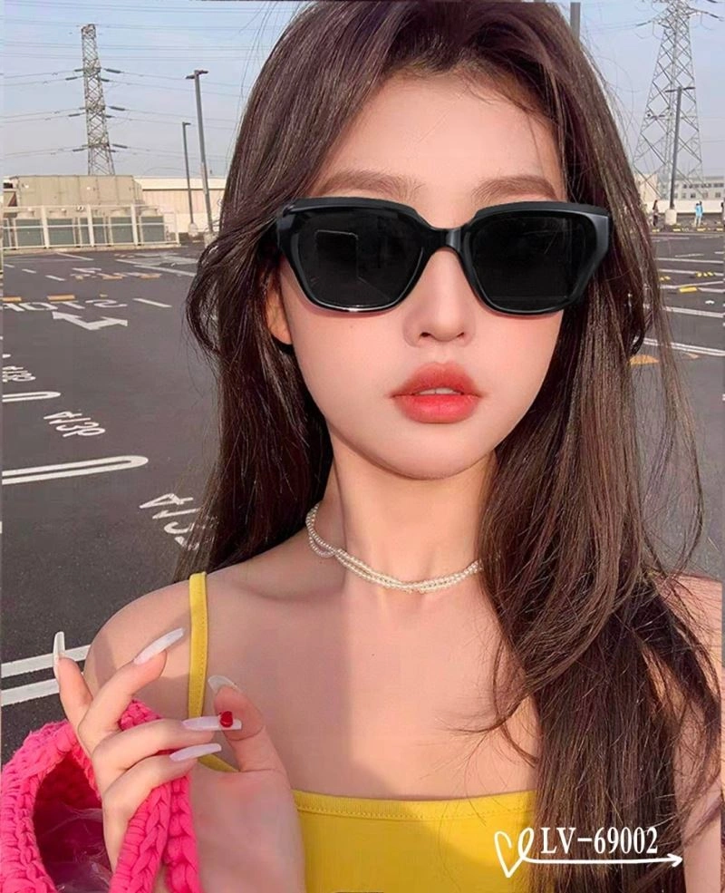 Louis Vuitton Sunglasses Chic 280423