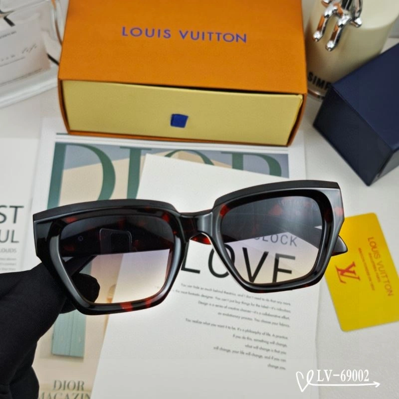 Louis Vuitton Sunglasses Chic 280423