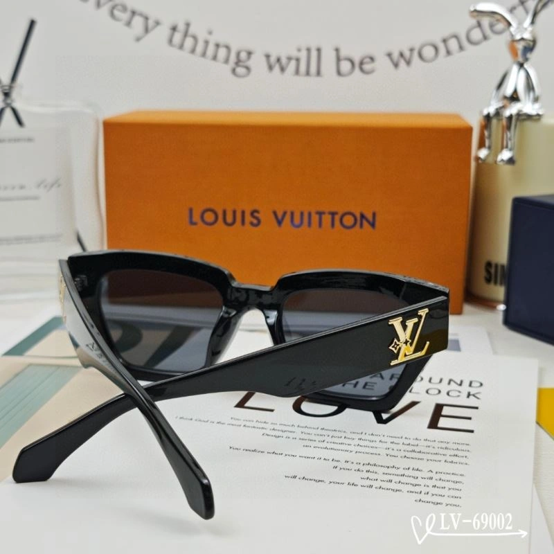 Louis Vuitton Sunglasses Chic 280423