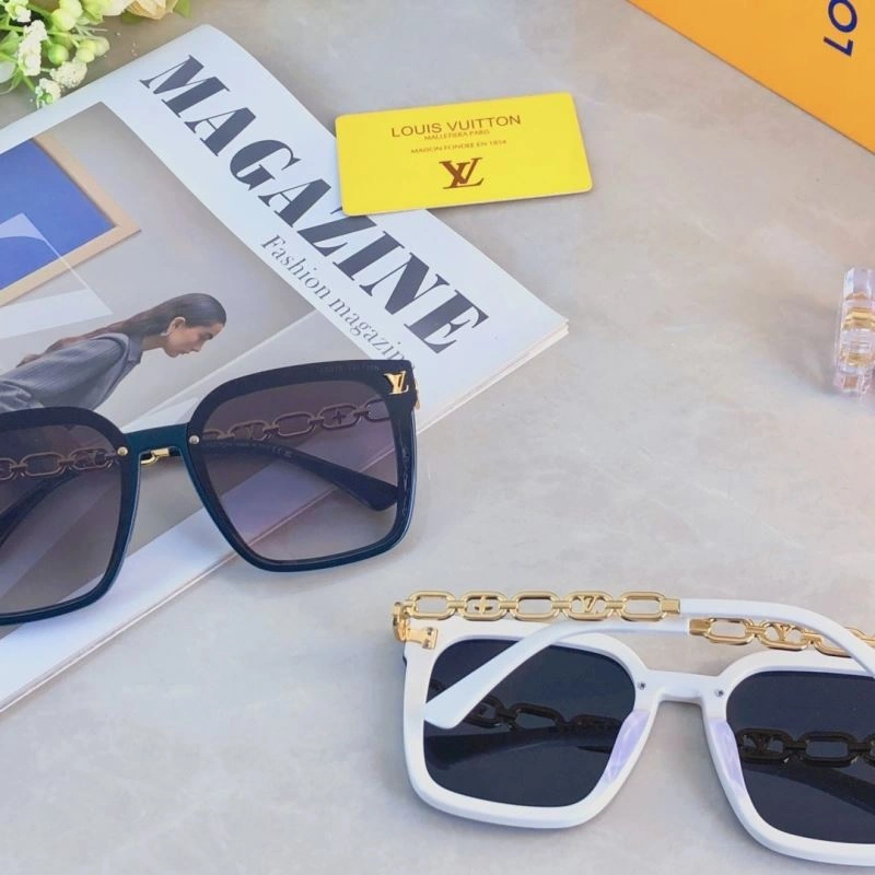 Louis Vuitton Sunglasses UrbanChic 280421