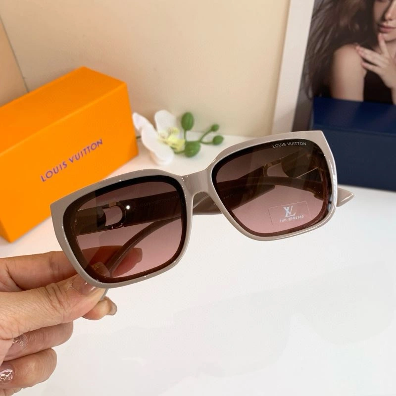 Louis Vuitton Sunglasses EasyCare 280409