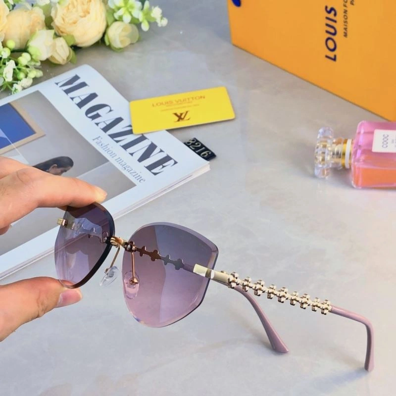 Louis Vuitton Sunglasses Premium 280406