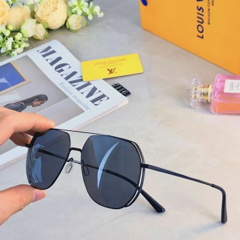 Sustainable Louis Vuitton Sunglasses 280401