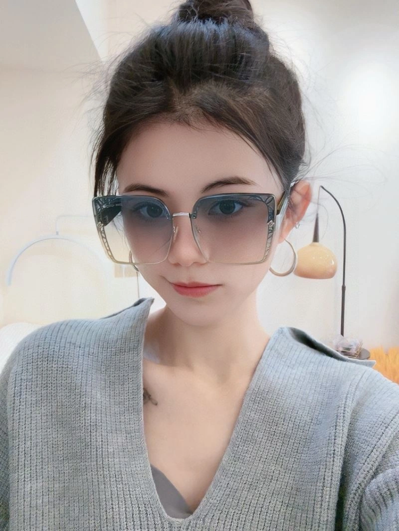 Louis Vuitton Sunglasses Sleek 281057