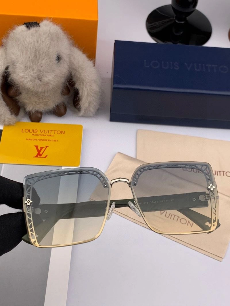 Louis Vuitton Sunglasses Sleek 281057