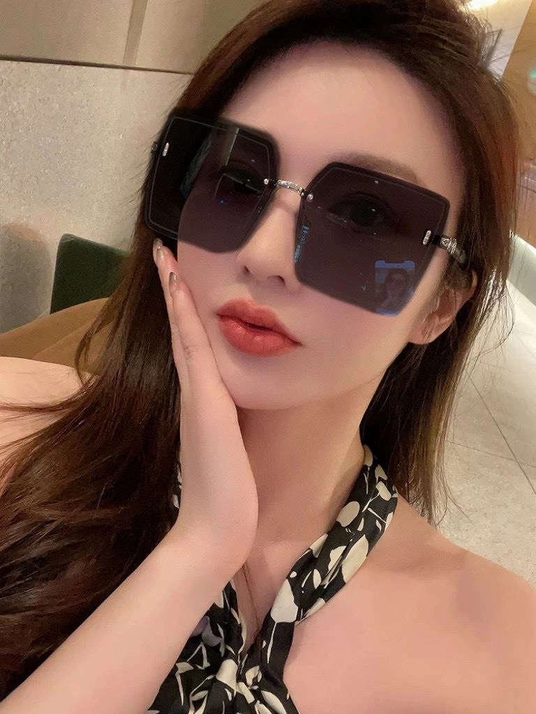 Trendsetting Louis Vuitton Sunglasses 281060