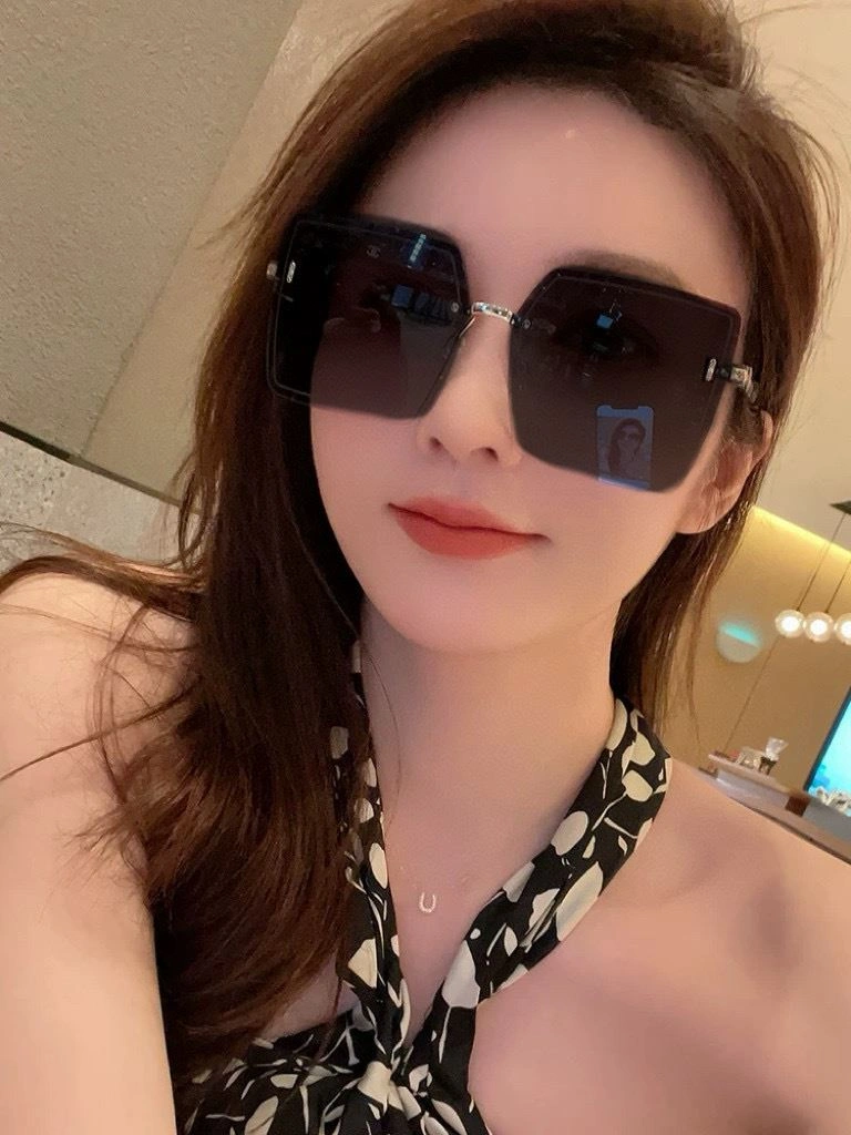 Trendsetting Louis Vuitton Sunglasses 281060