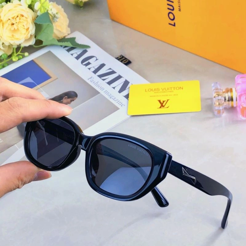 EyeCatching Louis Vuitton Sunglasses 281080