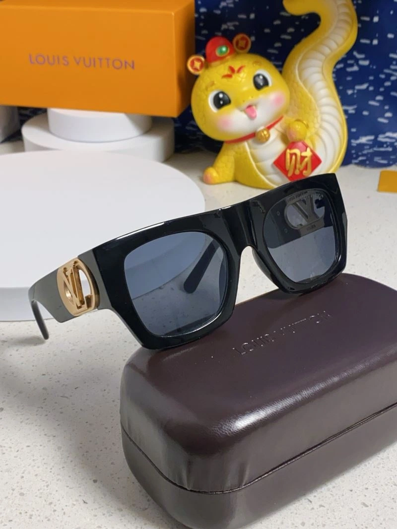 RelaxedFit Louis Vuitton Sunglasses 281048