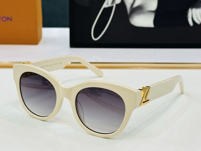 Versatile Louis Vuitton Sunglasses 281030