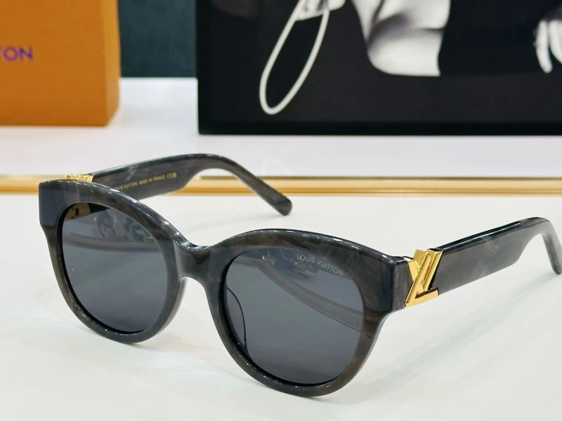 Versatile Louis Vuitton Sunglasses 281030