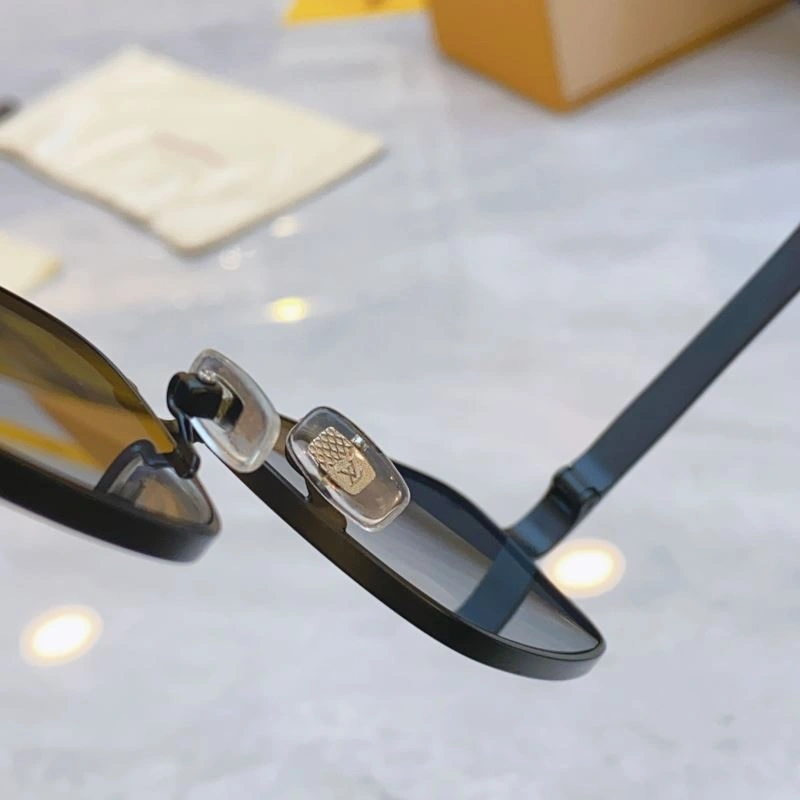 Functional Louis Vuitton Sunglasses 281040