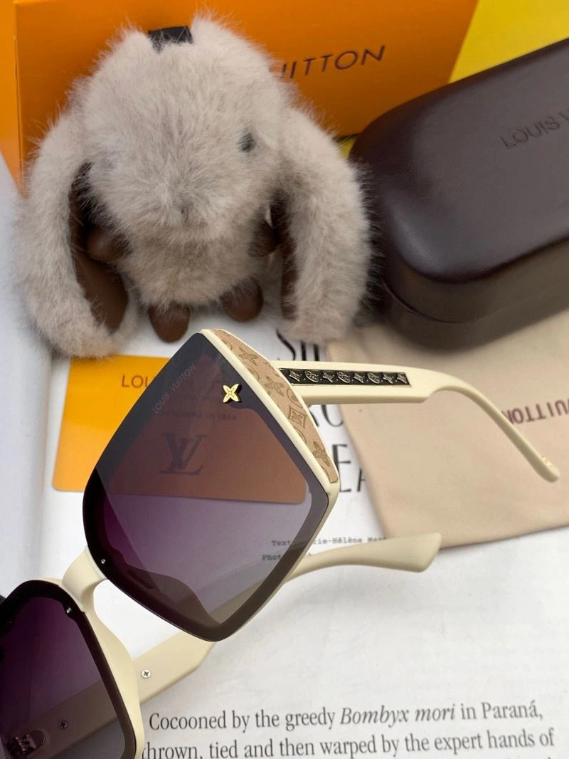UrbanChic Louis Vuitton Sunglasses 281018