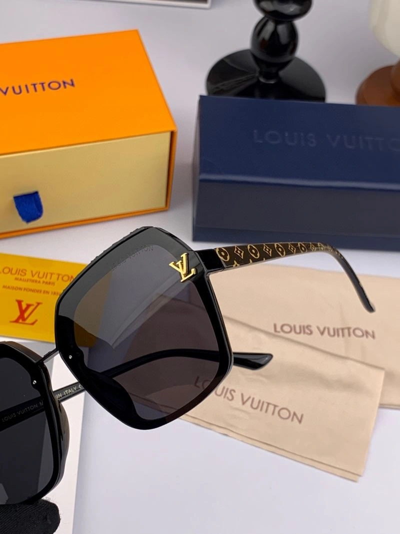 Louis Vuitton Sunglasses EyeCatching 281027