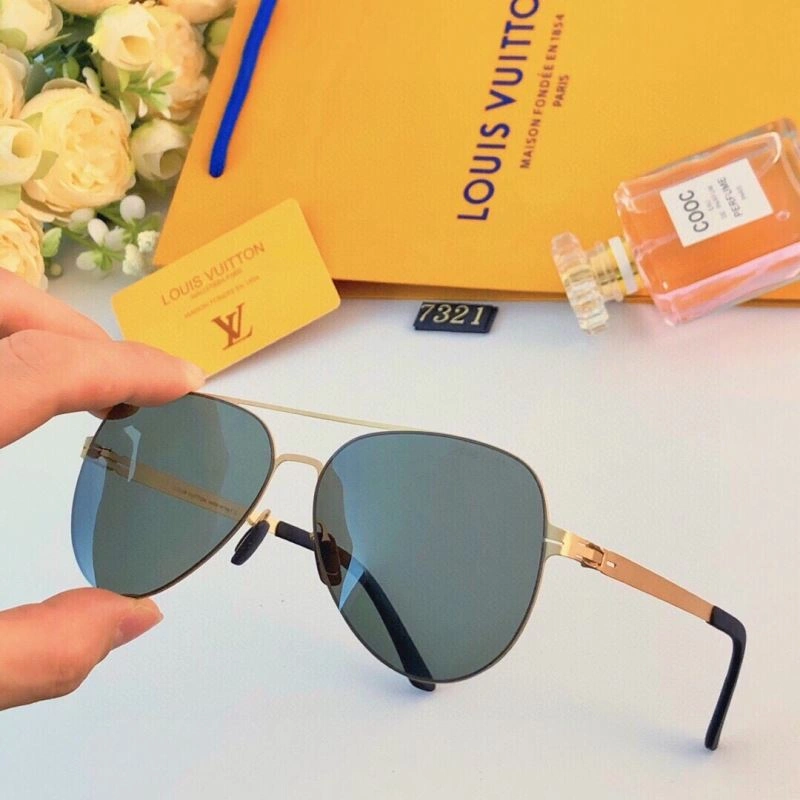 Louis Vuitton Sunglasses Stretchable 281039