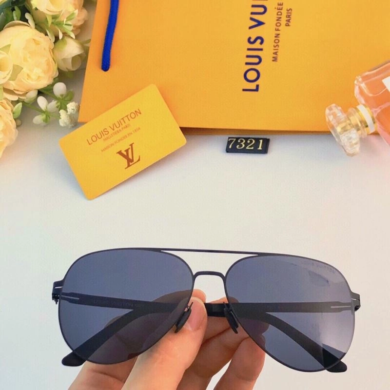 Louis Vuitton Sunglasses Stretchable 281039