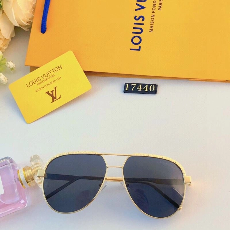 Louis Vuitton Sunglasses Minimalist 281036