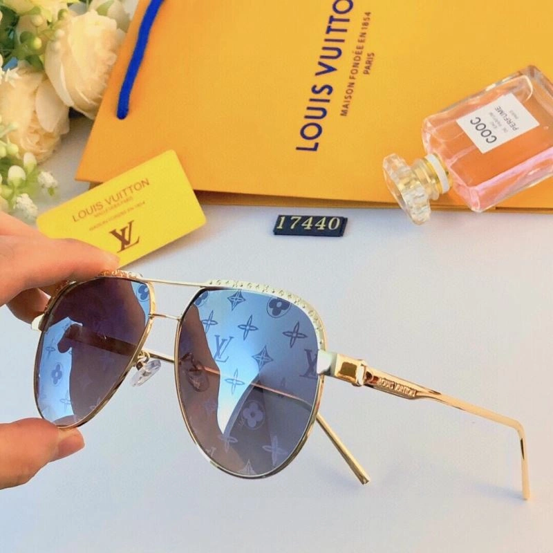 Louis Vuitton Sunglasses Minimalist 281036
