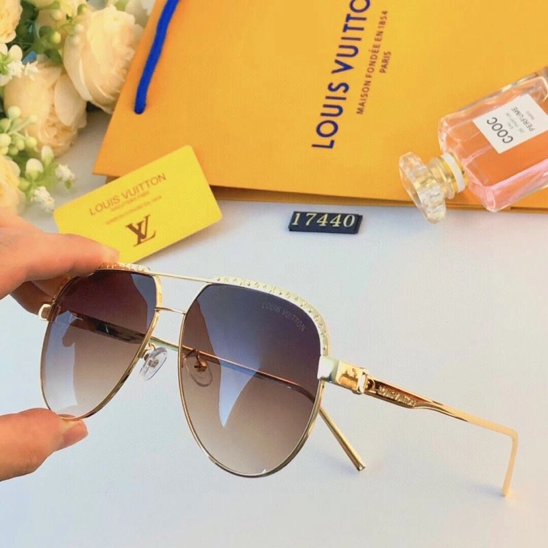 Louis Vuitton Sunglasses Minimalist 281036