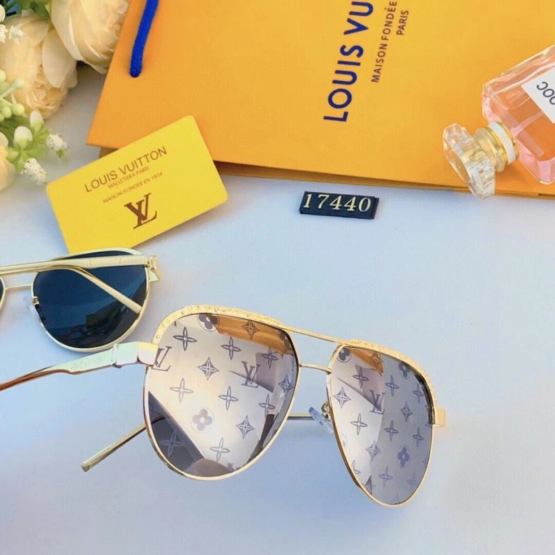 Louis Vuitton Sunglasses Minimalist 281036